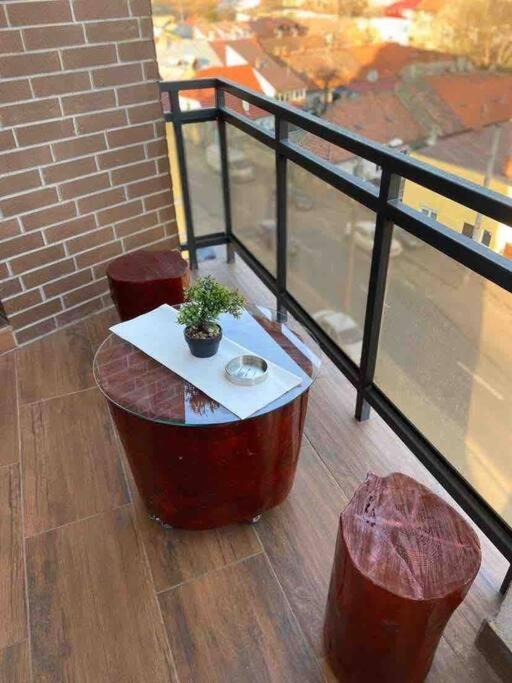 Cozy Apartment In The Center Of Cluj-Napoca Exterior foto